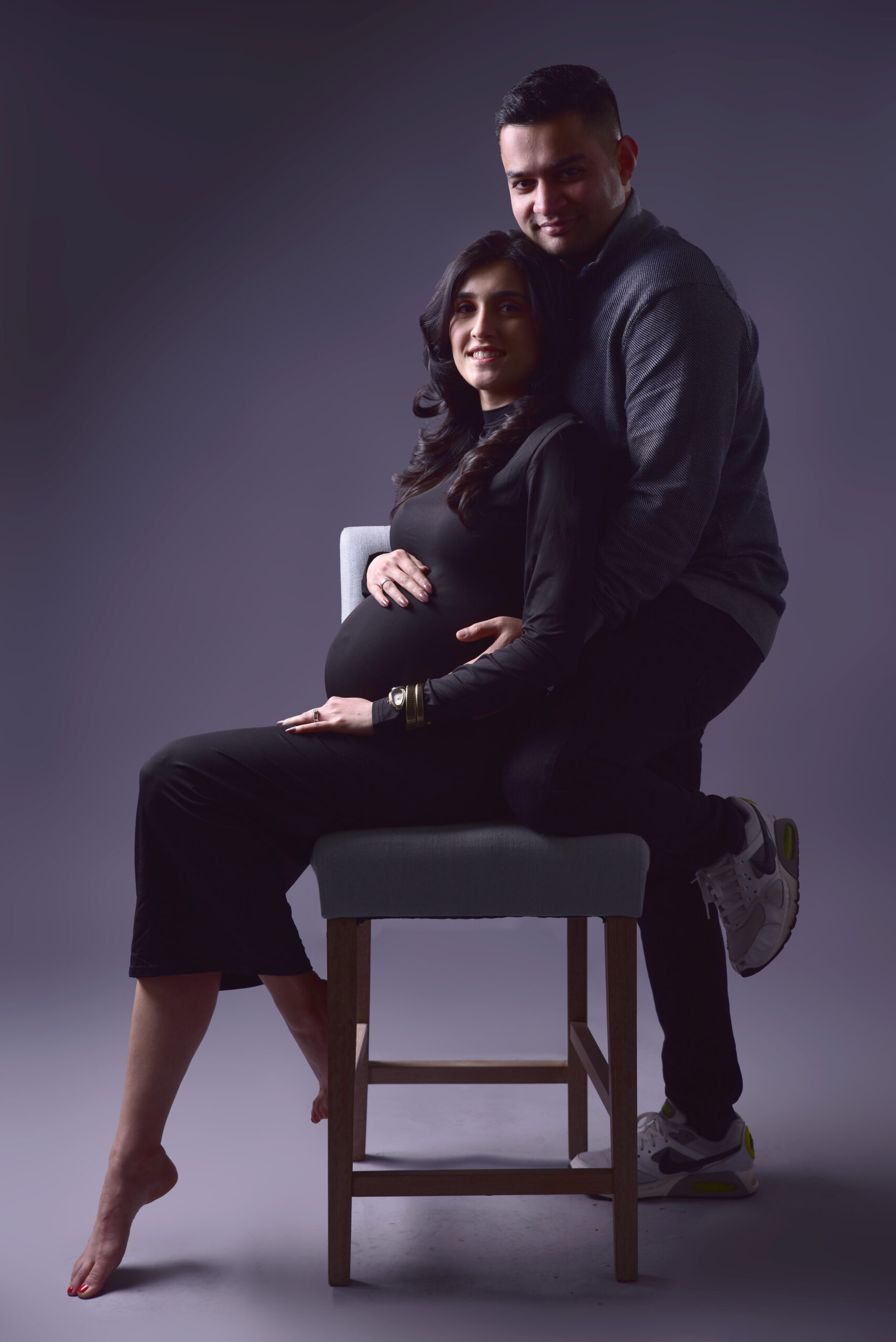 What to Wear for a Stunning and Coordinated Family Maternity Photoshoot