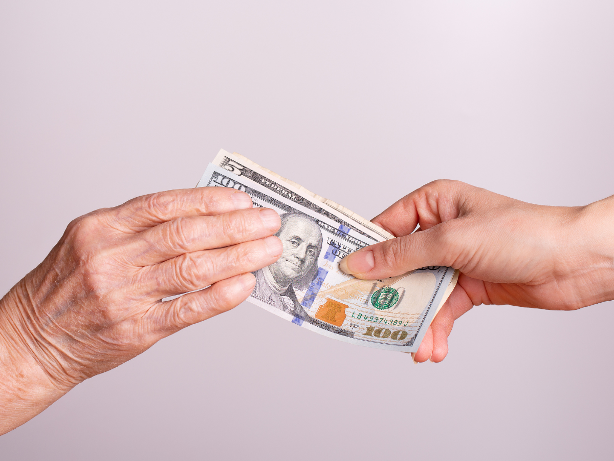 cheapest way to transfer money internationally