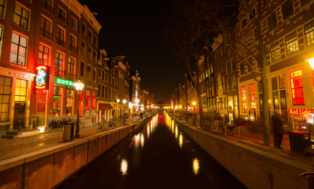 London Red Light District Guide – A Short Walking Tour Of A Mysterious Yet Beautiful Place