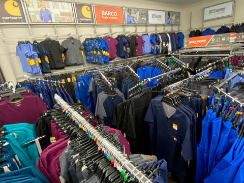 HOW TO CHOOSE THE RIGHT MEDICAL SCRUB UNIFORMS IN THE USA